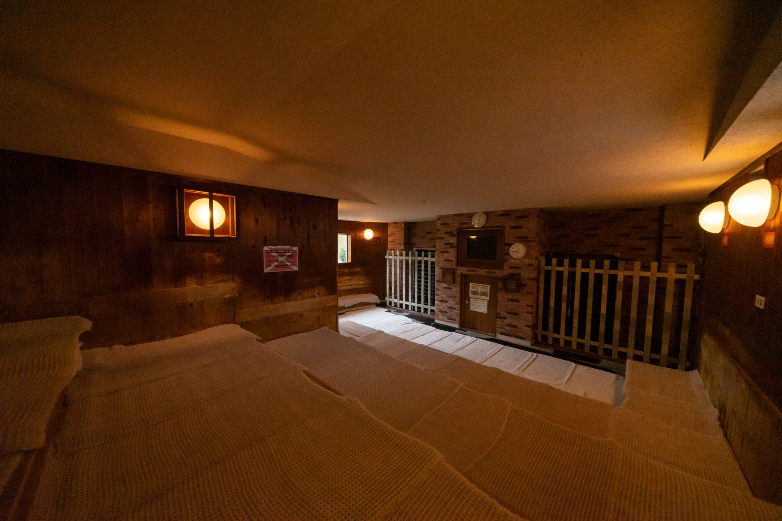 男性サウナ画像